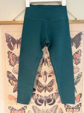 Glyder • Dark Teal Wave Textured 7/8 Leggings Size Small High Waisted